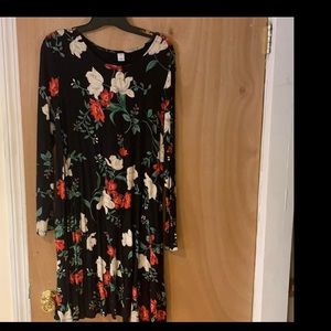 Large old navy dress black white and red
